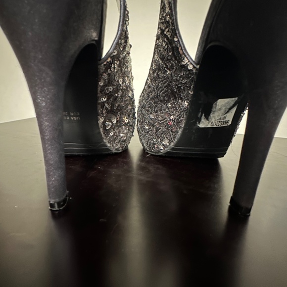 The Touch of Nina Gray/Silver/Sequins Open Toe w/buckle closure - Picture 5 of 6